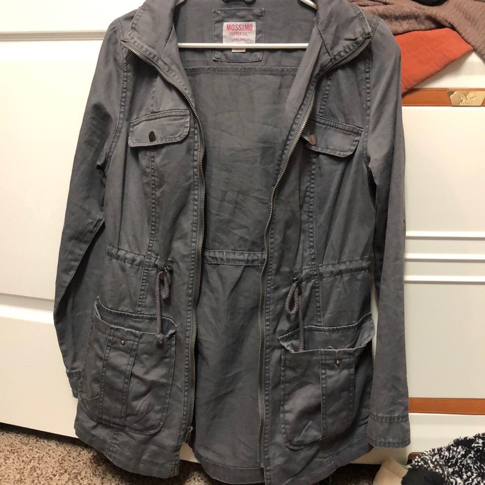 wrong color i wanted, never worn